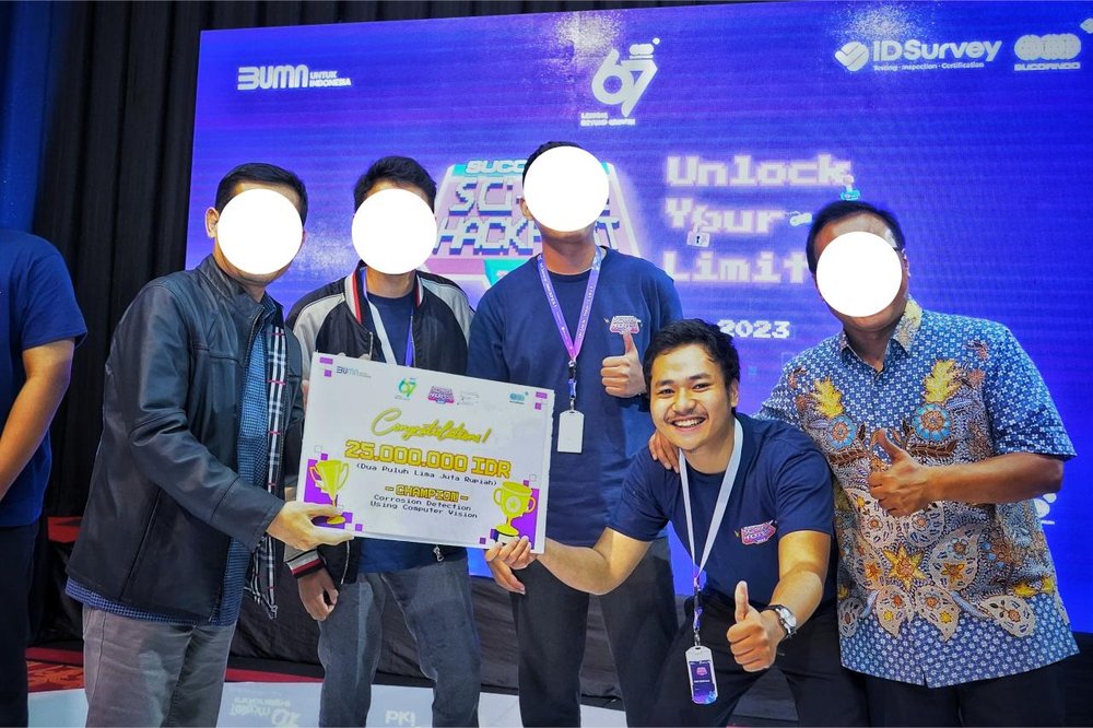 The team receiving the 1st place award (25 million IDR) at SciHackfest 2023